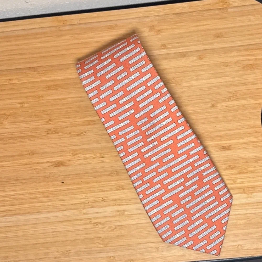 Vineyard Vines Perlis Necktie Orange New Orleans Street Sign Print 100% Silk USA